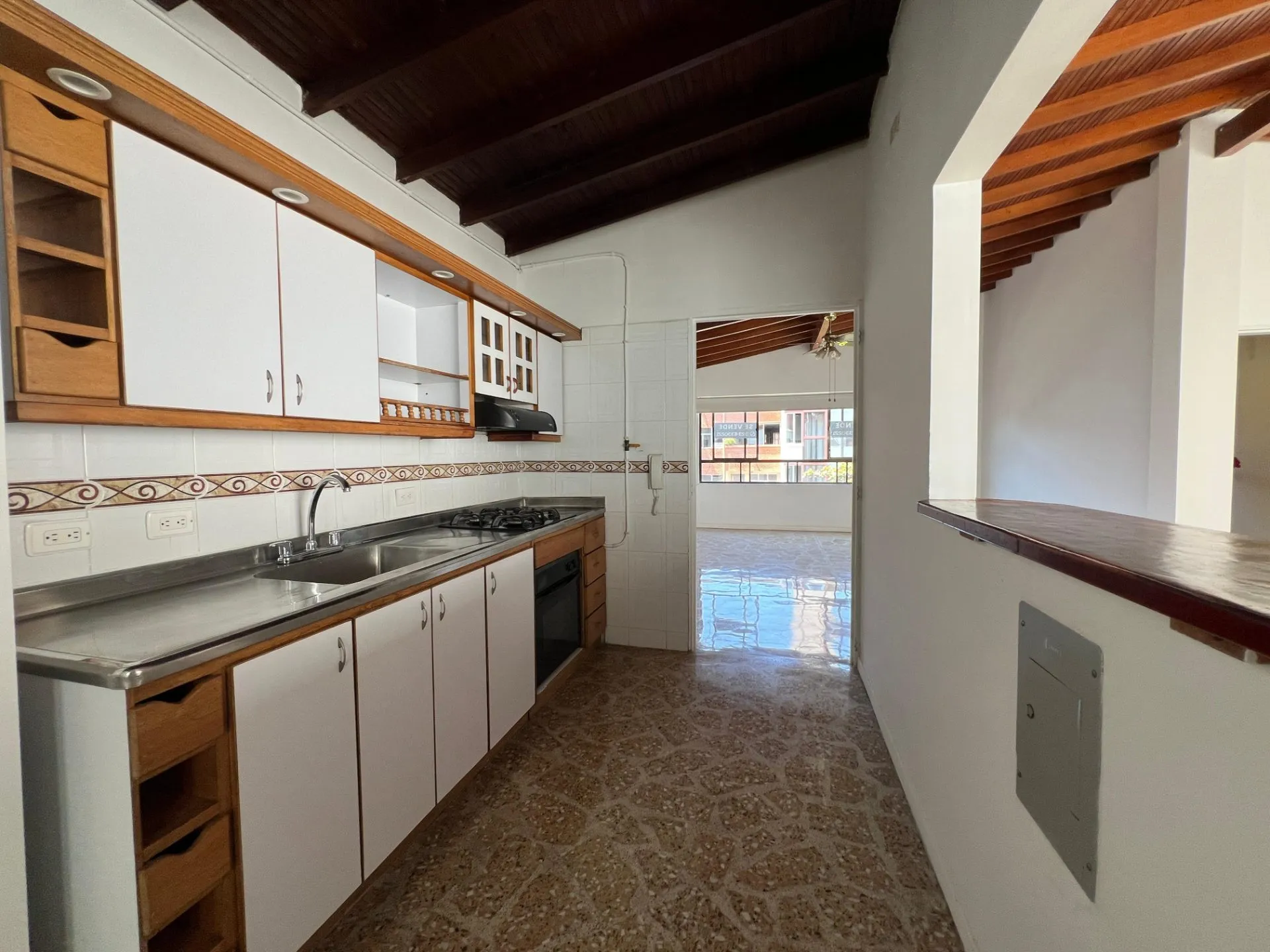 Amplio apartamento de 146 m² en Laureles–Estadio, Medellín | 2 parqueaderos - 4
