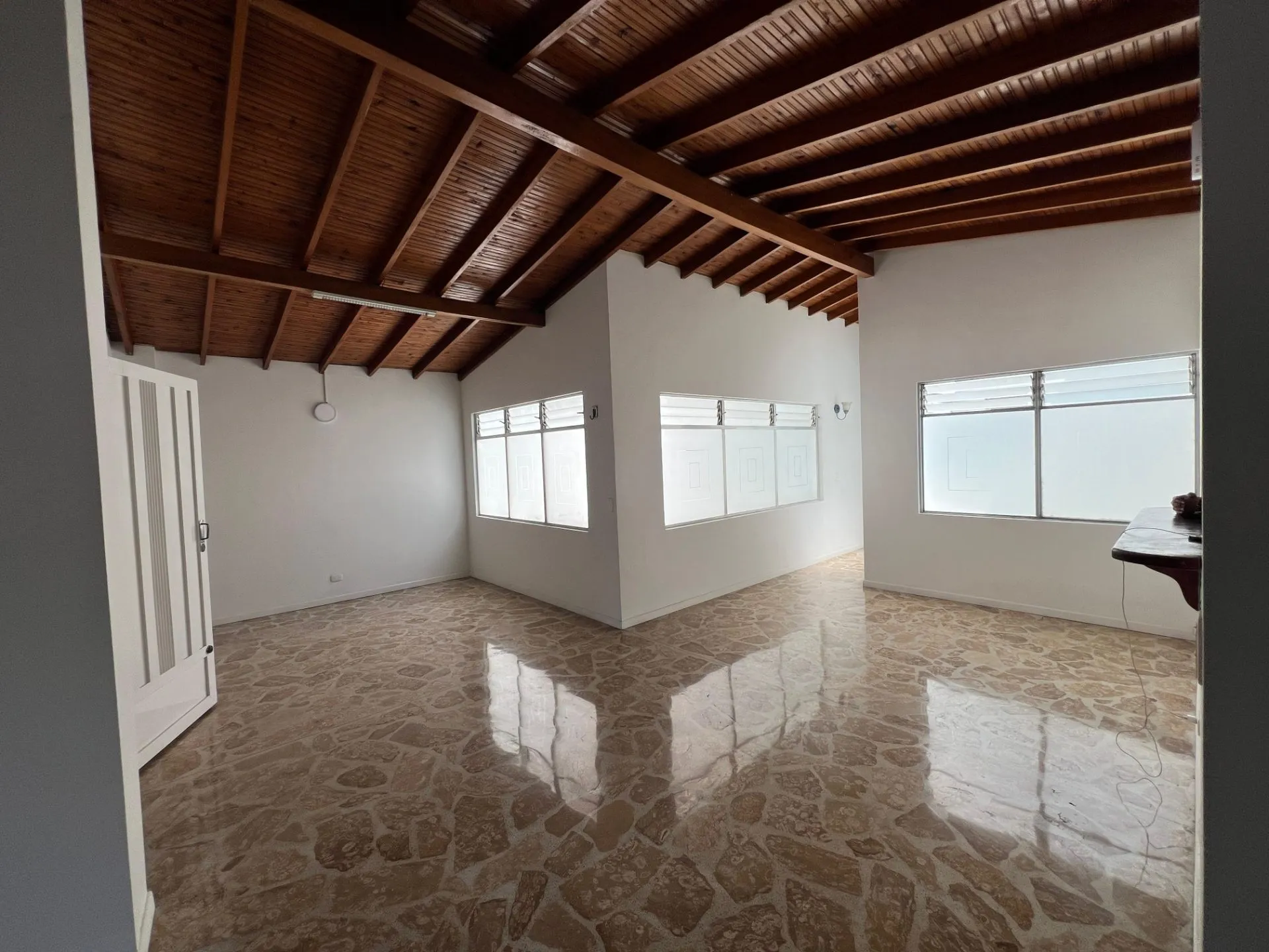 Amplio apartamento de 146 m² en Laureles–Estadio, Medellín | 2 parqueaderos - 3