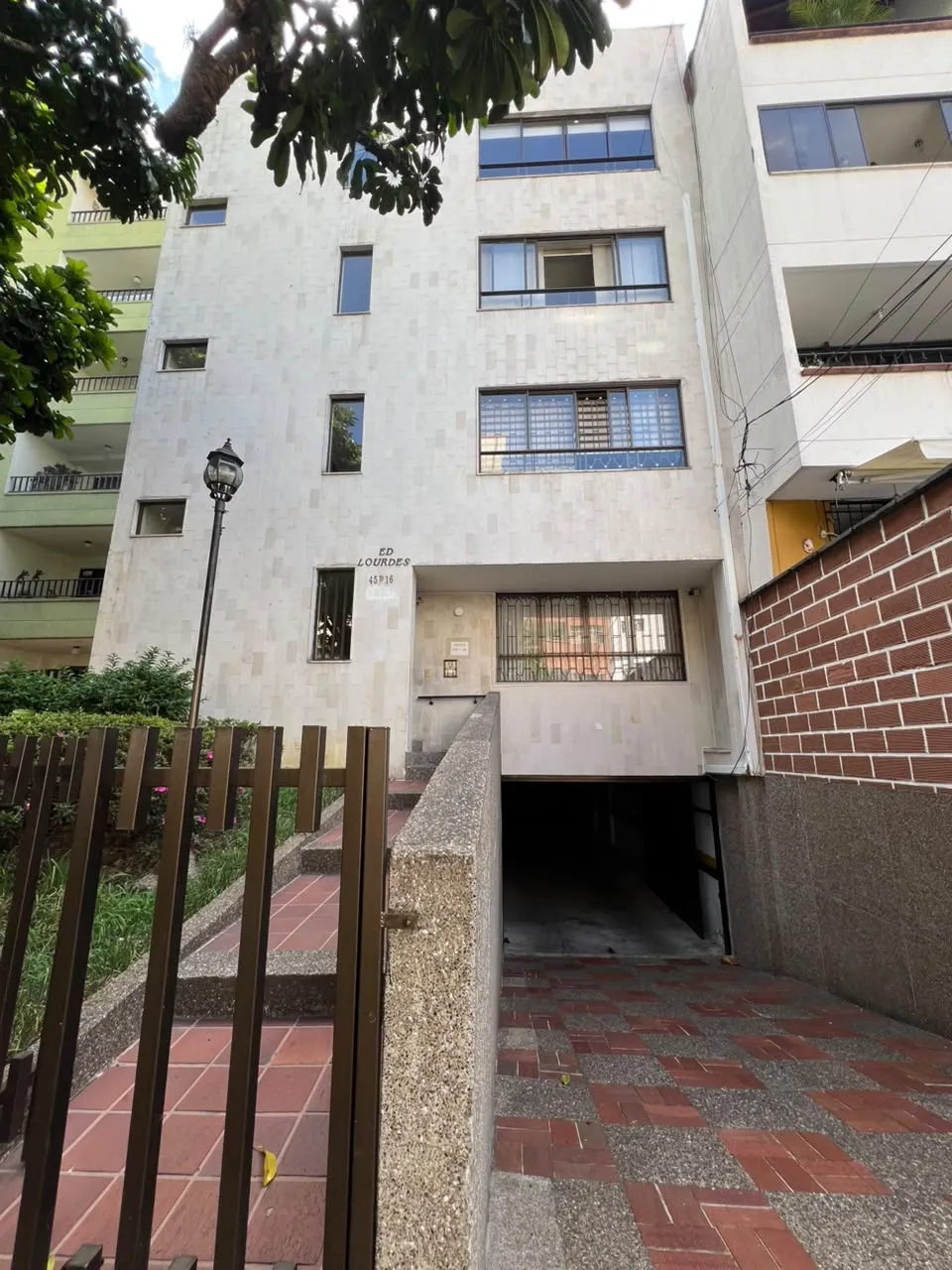 Amplio apartamento de 146 m² en Laureles–Estadio, Medellín | 2 parqueaderos - 12
