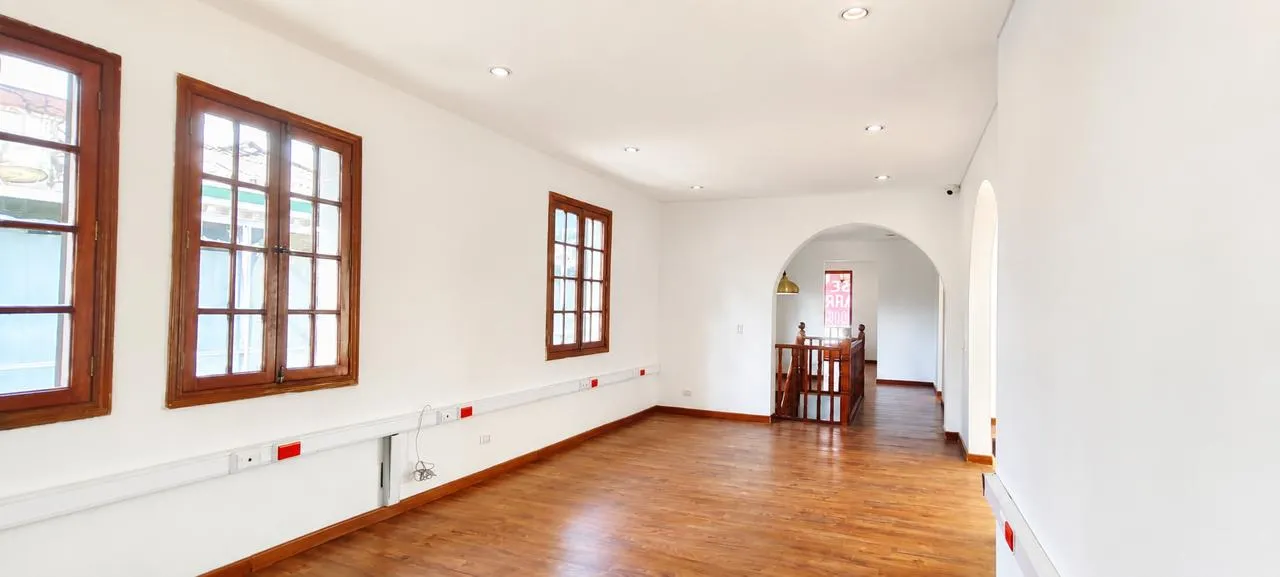 Casa en Teusaquillo para arriendo o venta, uso institucional — foto 2
