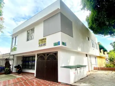 Casa esquinera en venta en Lido, Cali