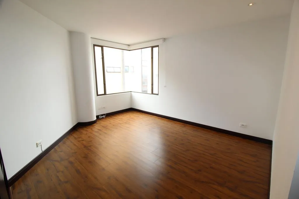 Apto Rosales: 174m2, balcón, 3 cuartos, 3.5 baños y 3 parqueaderos — foto 14