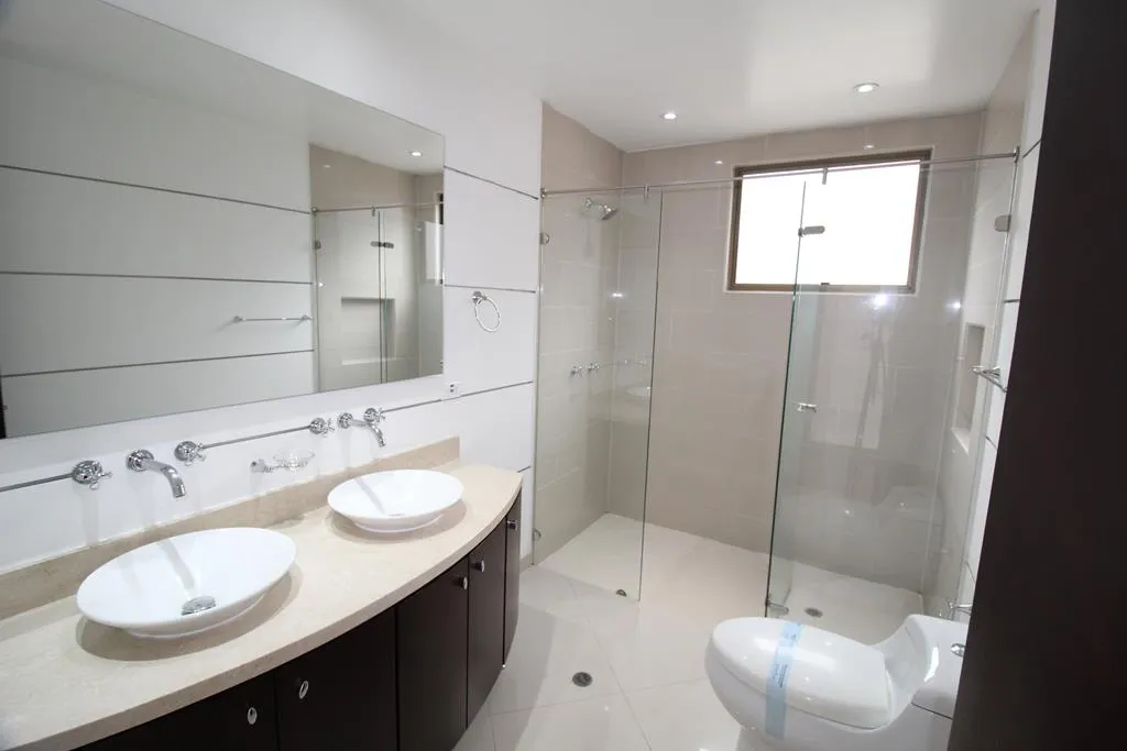 Apto Rosales: 174m2, balcón, 3 cuartos, 3.5 baños y 3 parqueaderos — foto 12