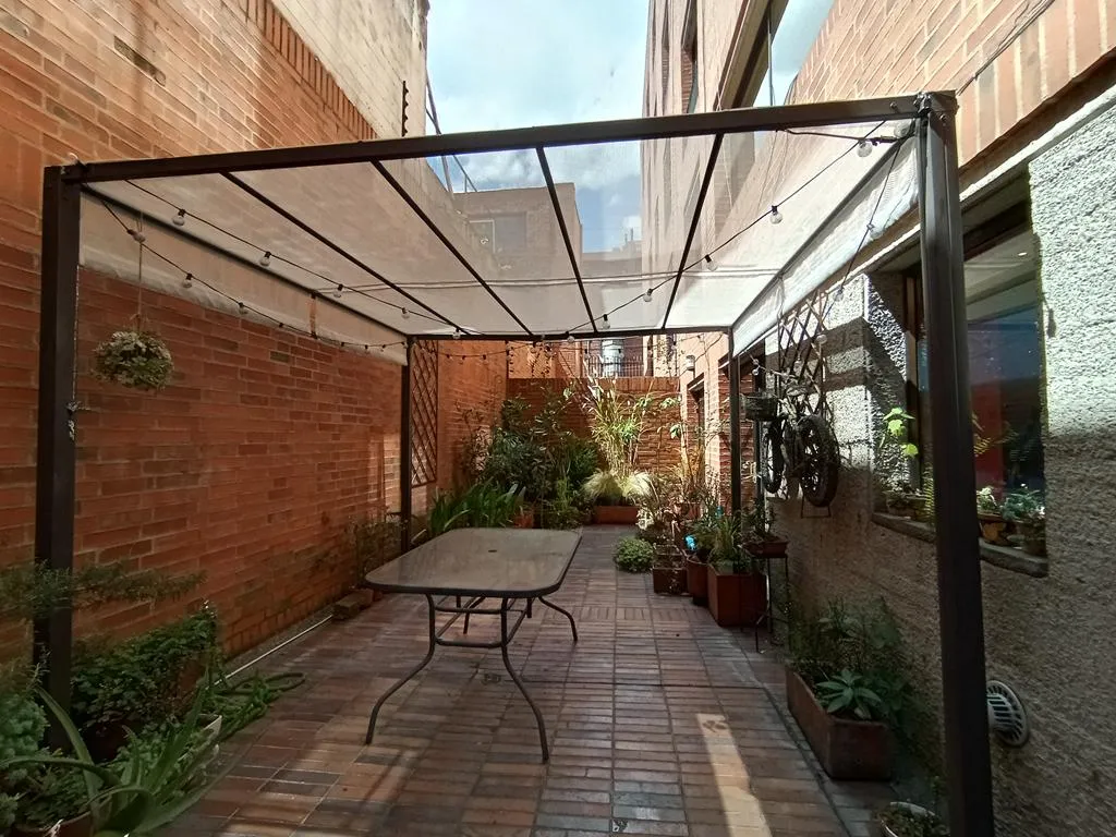 Apto El Nogal: 100m2 + terraza 30m2, 1 cuarto, 2 baños y 1 parqueadero - 4