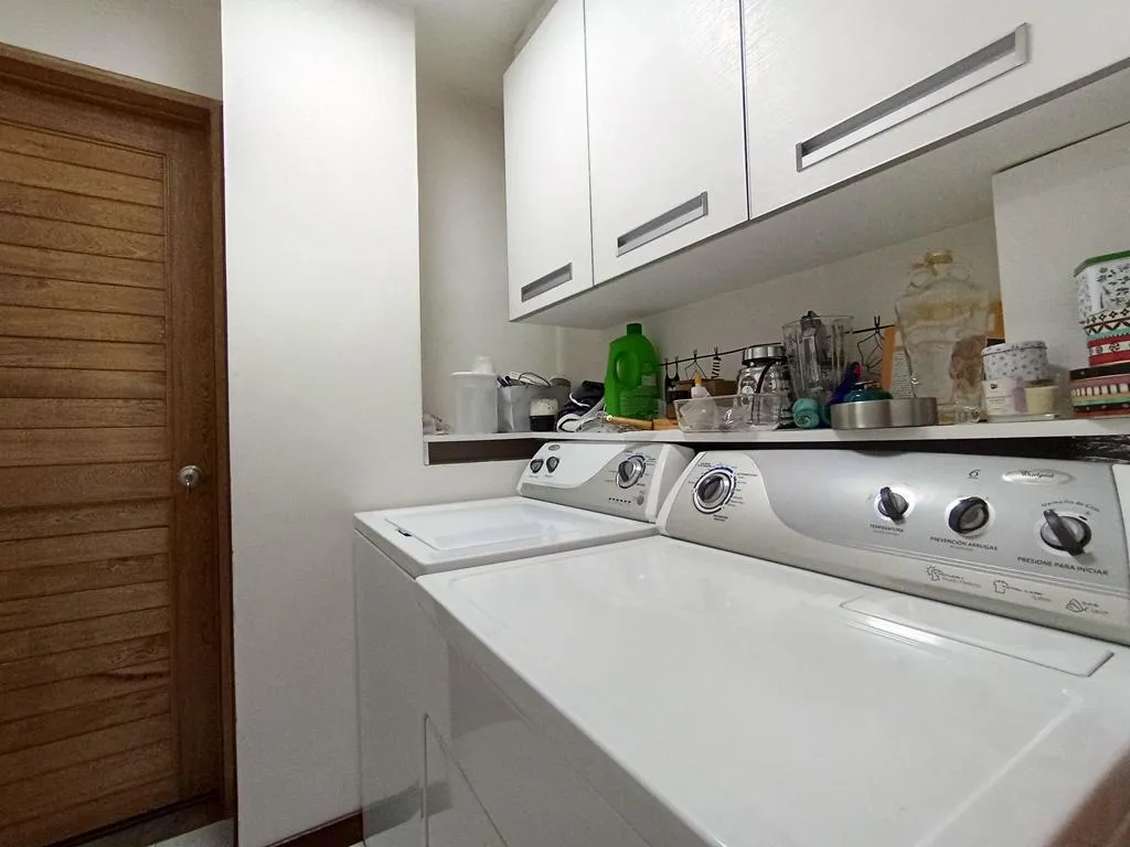 Apto El Nogal: 100m2 + terraza 30m2, 1 cuarto, 2 baños y 1 parqueadero - 10