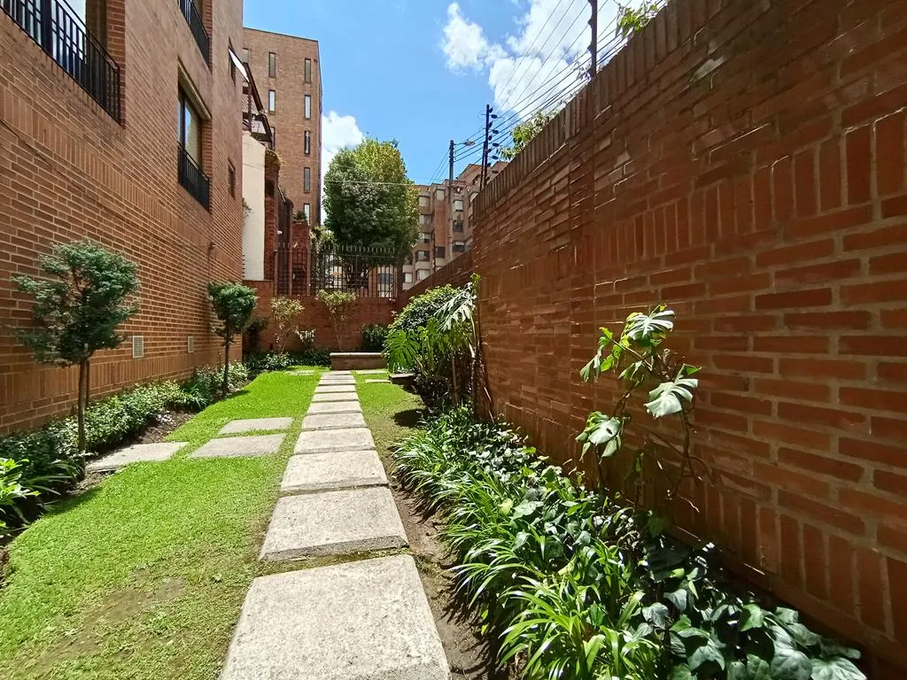 Apto El Nogal: 100m2 + terraza 30m2, 1 cuarto, 2 baños y 1 parqueadero - 17