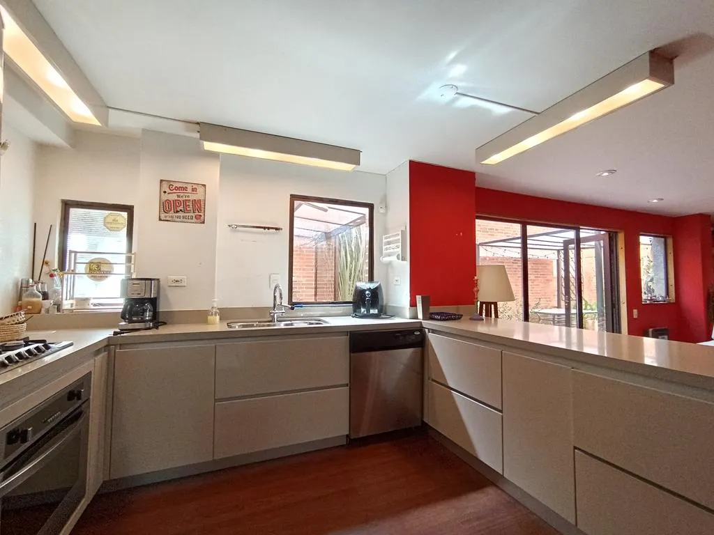 Apto El Nogal: 100m2 + terraza 30m2, 1 cuarto, 2 baños y 1 parqueadero - 9