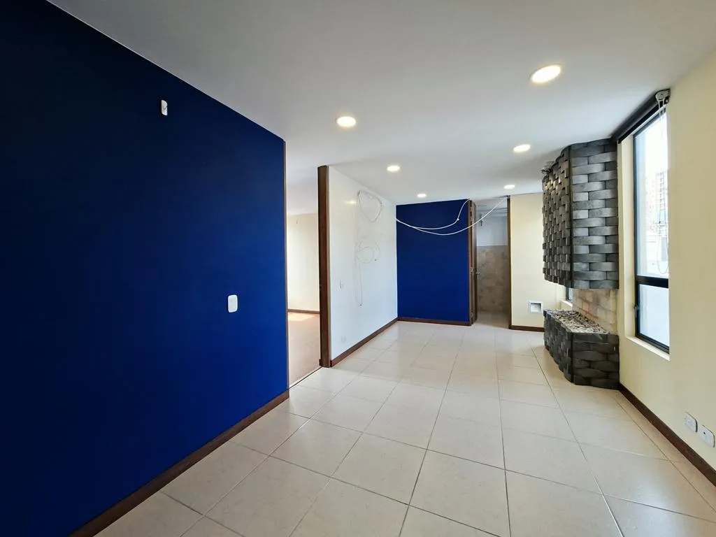 Apto Las Villas: 50m2, 1 cuarto, 1 baño y 2 parqueaderos — foto 2