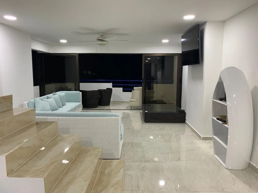 Apartamento dúplex en venta en Cartagena, Edificio Marina del Rey, sector El Laguito — foto 3