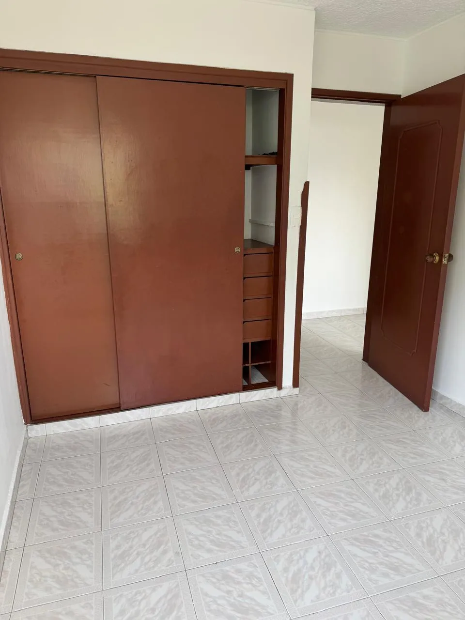 VENDO ESPECTACULAR APARTAMENTO USADO DE CONTADO BOLARQUI — foto 15