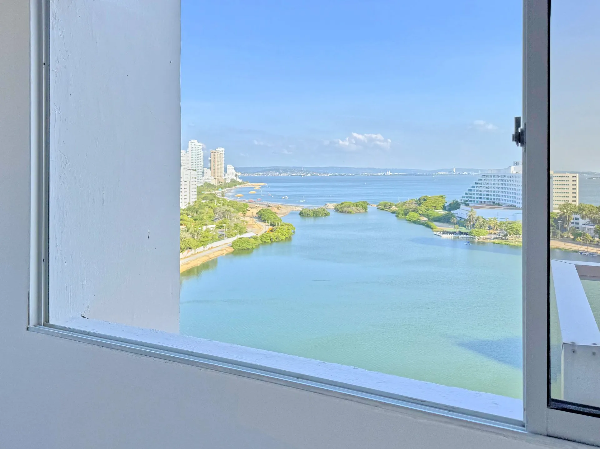Apartamento en venta El Laguito, piso 12, vista al mar – 97 m² — foto 6