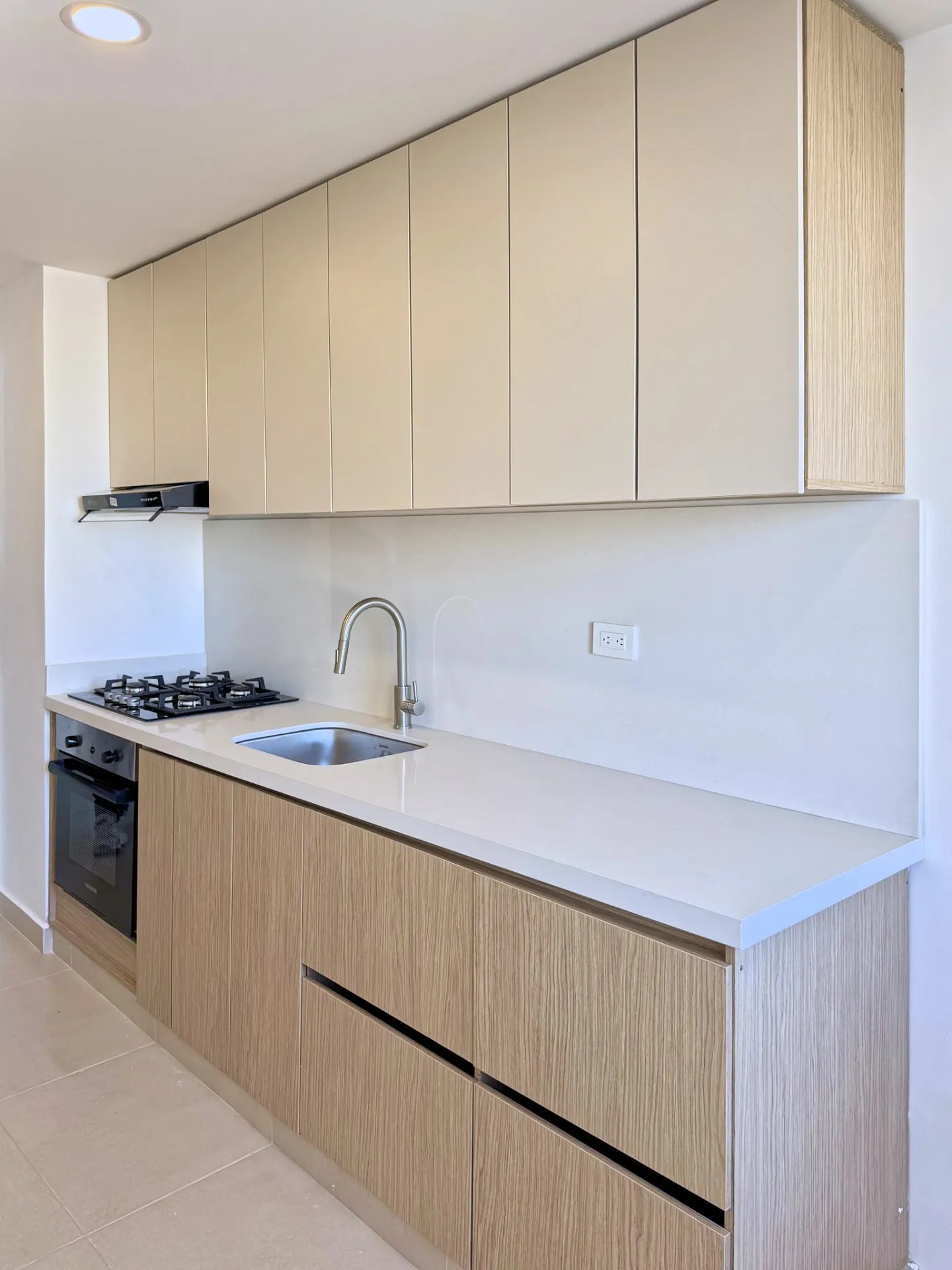 Apartamento en venta El Laguito, piso 12, vista al mar – 97 m² — foto 10